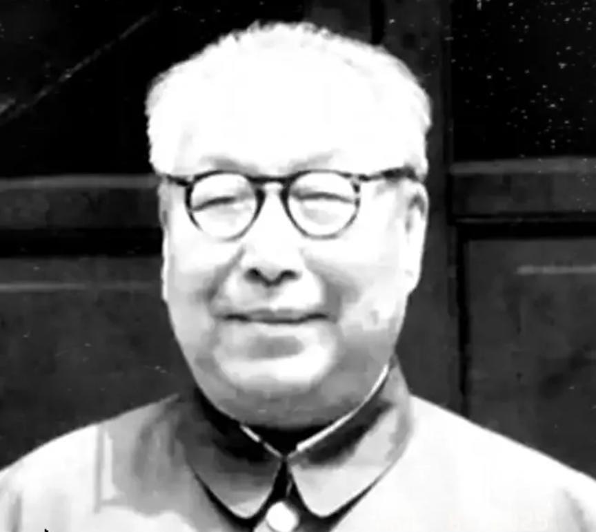 1988年，农民朱海清在地里干农活，村长气喘吁吁跑来：“别干了，快回去，你家来了