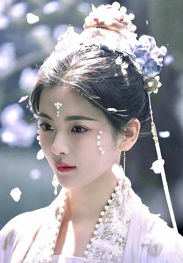 如果《念无双》女主角换一个更年轻的女演员来演。。。​​​