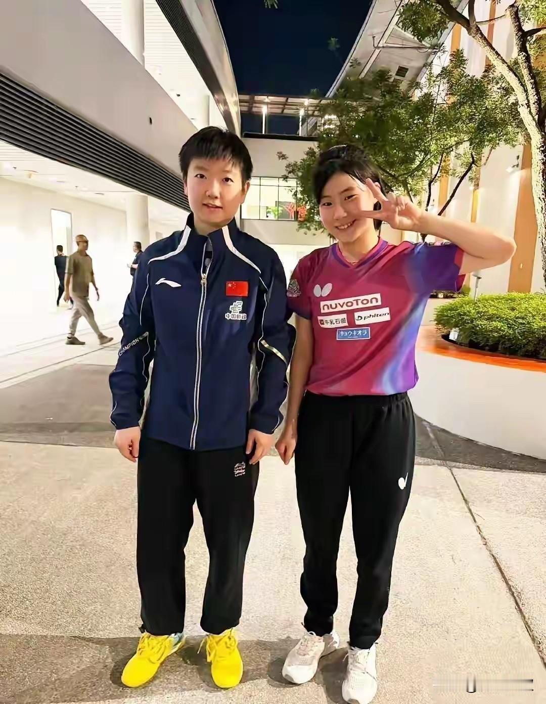 松岛美空开通了ins，居然用的是和孙颖莎的合影作为头像！有一次松岛美空夺冠，