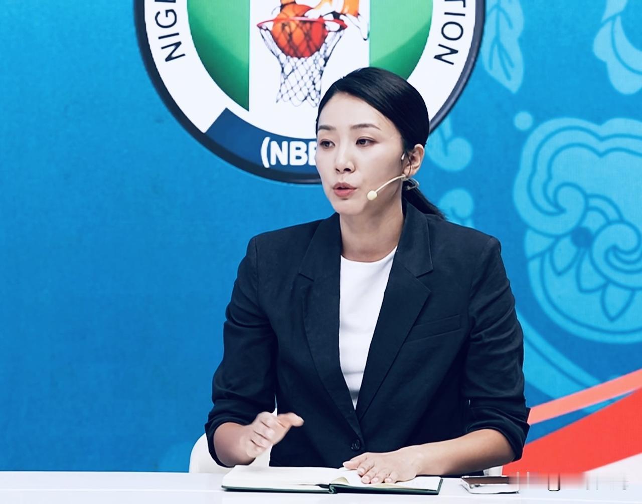 第一美女赵爽姐说女篮热身赛中国女篮与尼日利亚女篮的热身赛，在海口五源河打响，爽