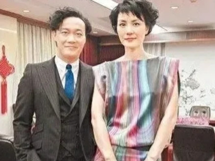 在2010年的时候，有一次，陈奕迅和王菲正在春晚后台彩排，休息途中，两人因为觉得