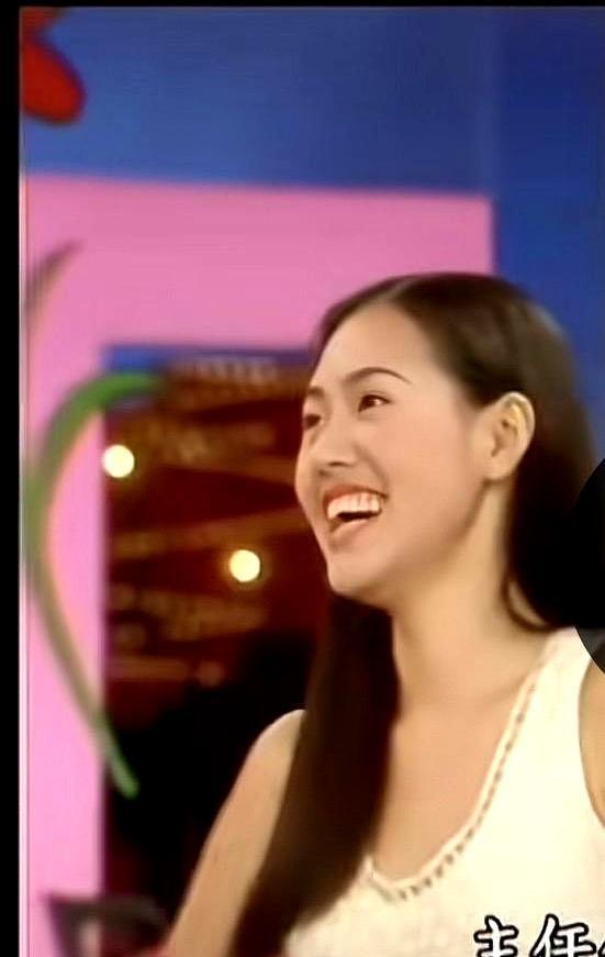 别再猜小S的脸了，真相藏在她20年前的一本日记里。那张脸，根本不是削骨削出来的