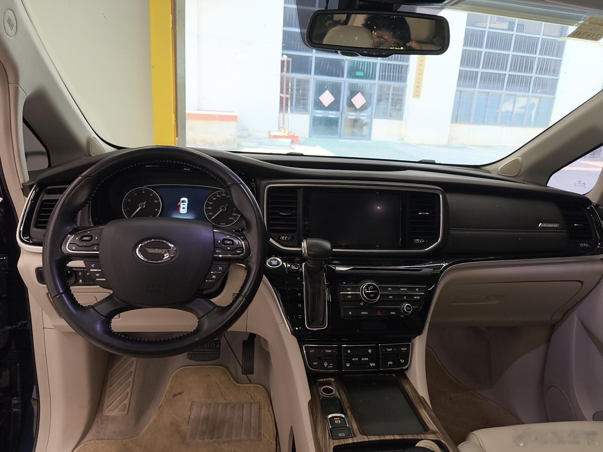 一辆商务MPV，八年时间只开了两万多公里？前两天验了一台传祺M8，2018年10