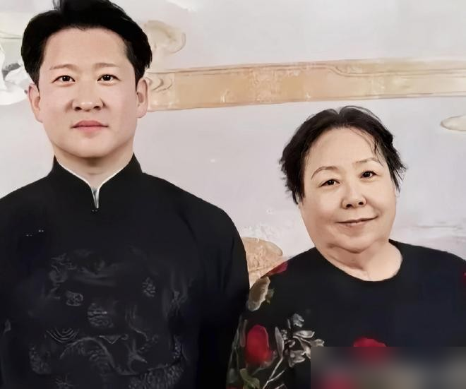 曹云金拒拜师？马桂荣本人出来骂了俩字：胡扯。相声这行，没门户就是海清，没师父护着，撂地都被人赶。张杰