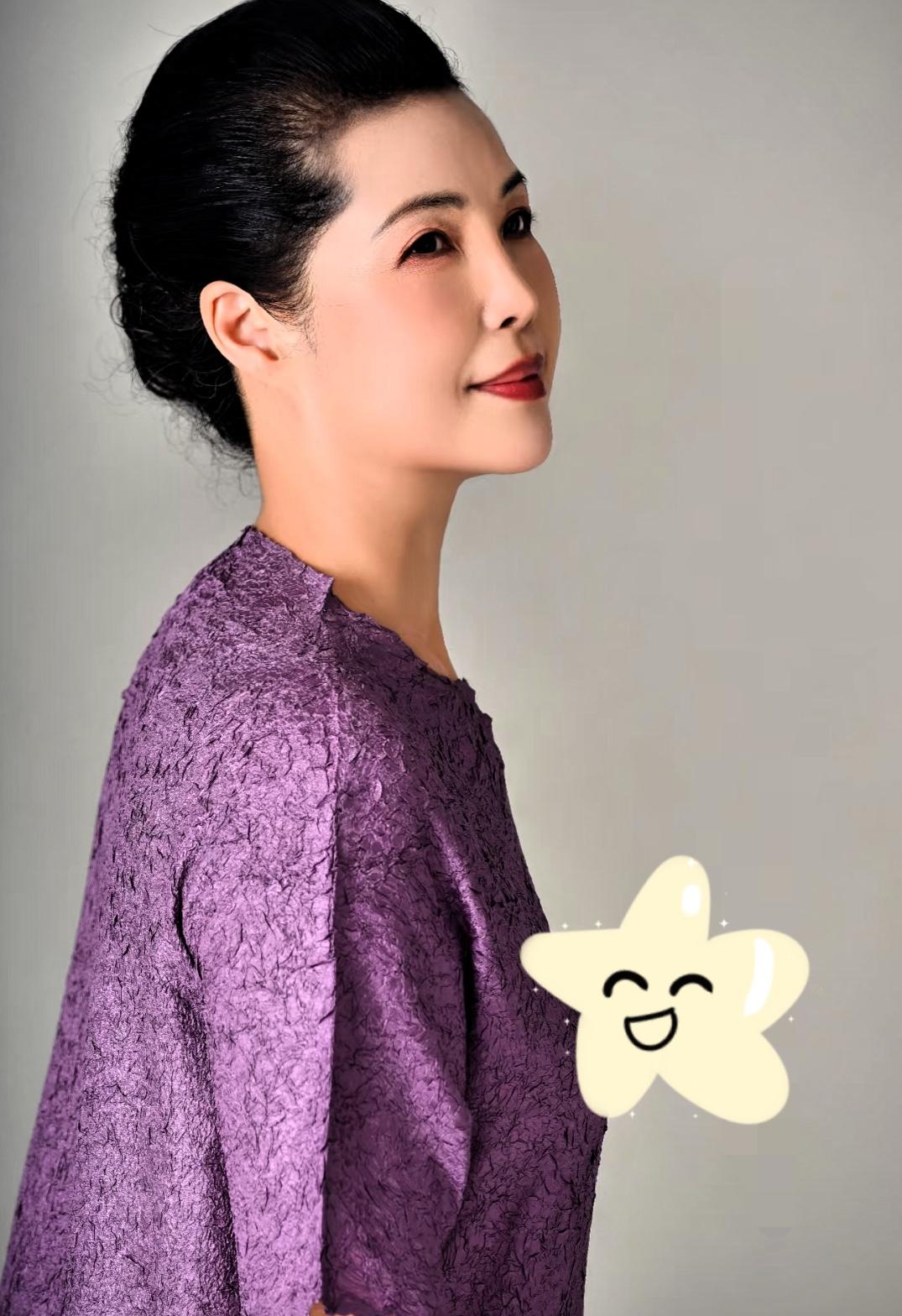 梦鸽也到60岁了，岁月还真是不饶人。常有人说她是“婚姻改命”的典范，县城初中