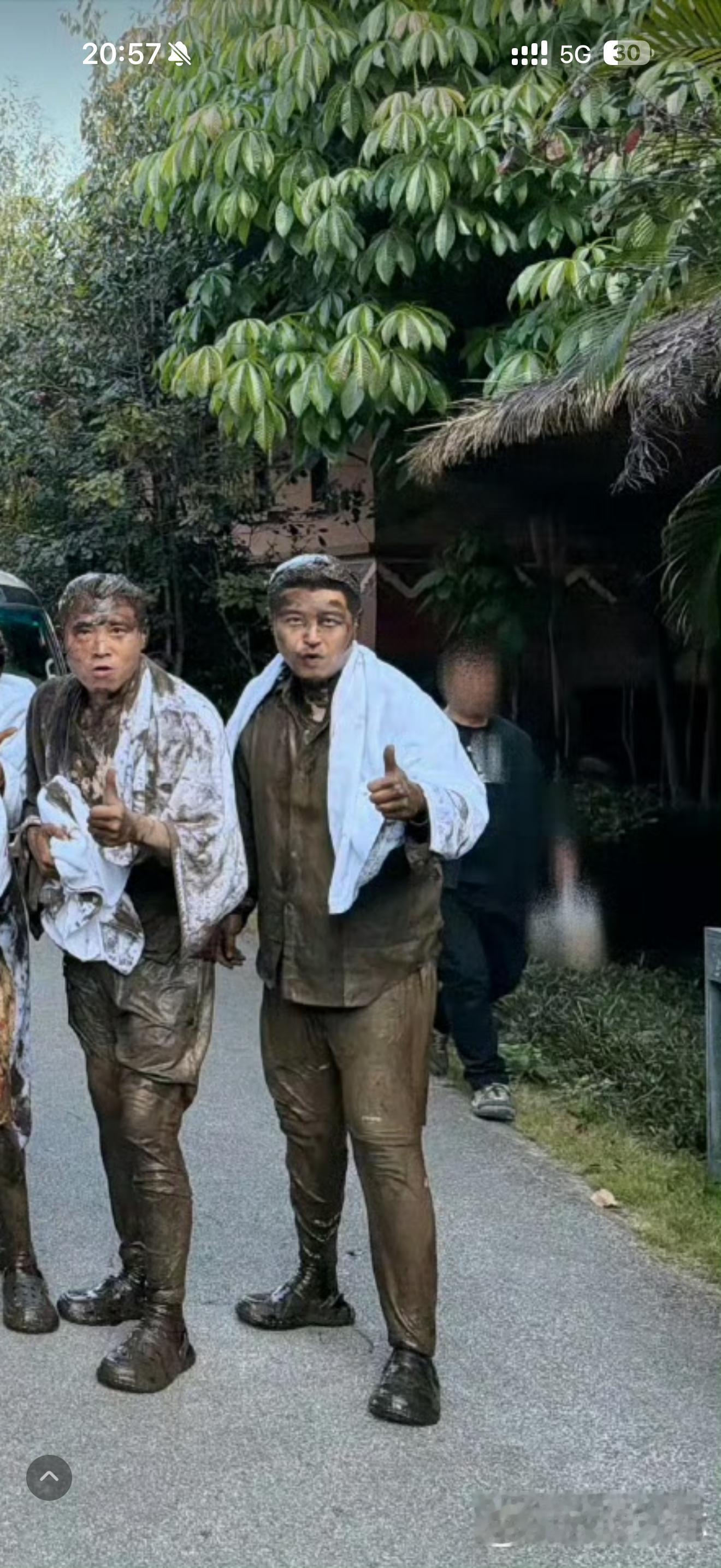 鹿晗黑色果然显瘦这个话题词有考虑过马頔的感受吗