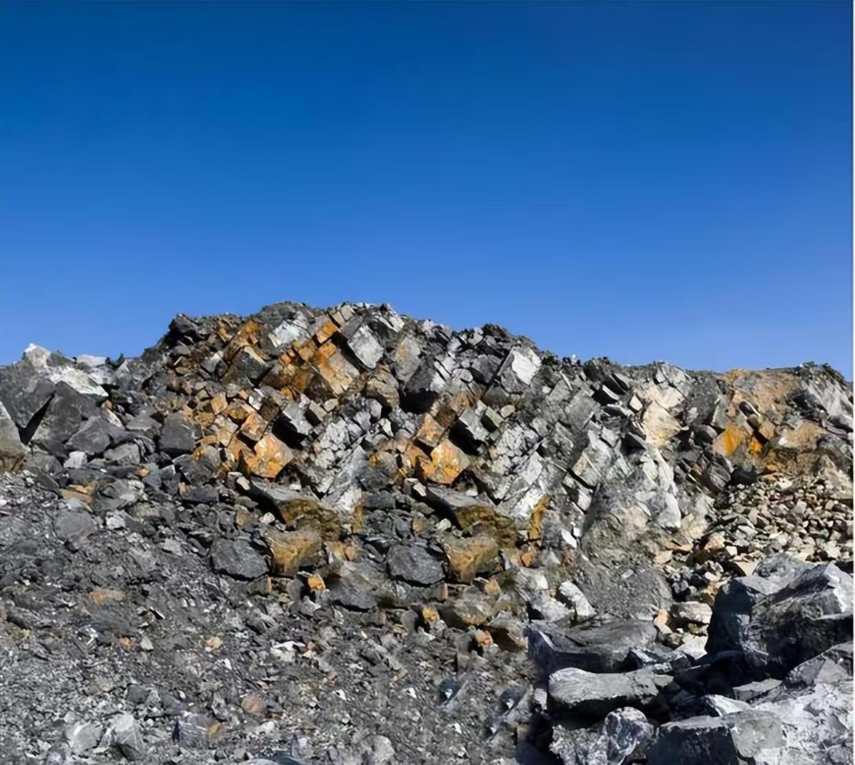 美国雷神公司高管内部会议直言：真要打仗，美国军队别指望还能拿到中国稀有金属！如