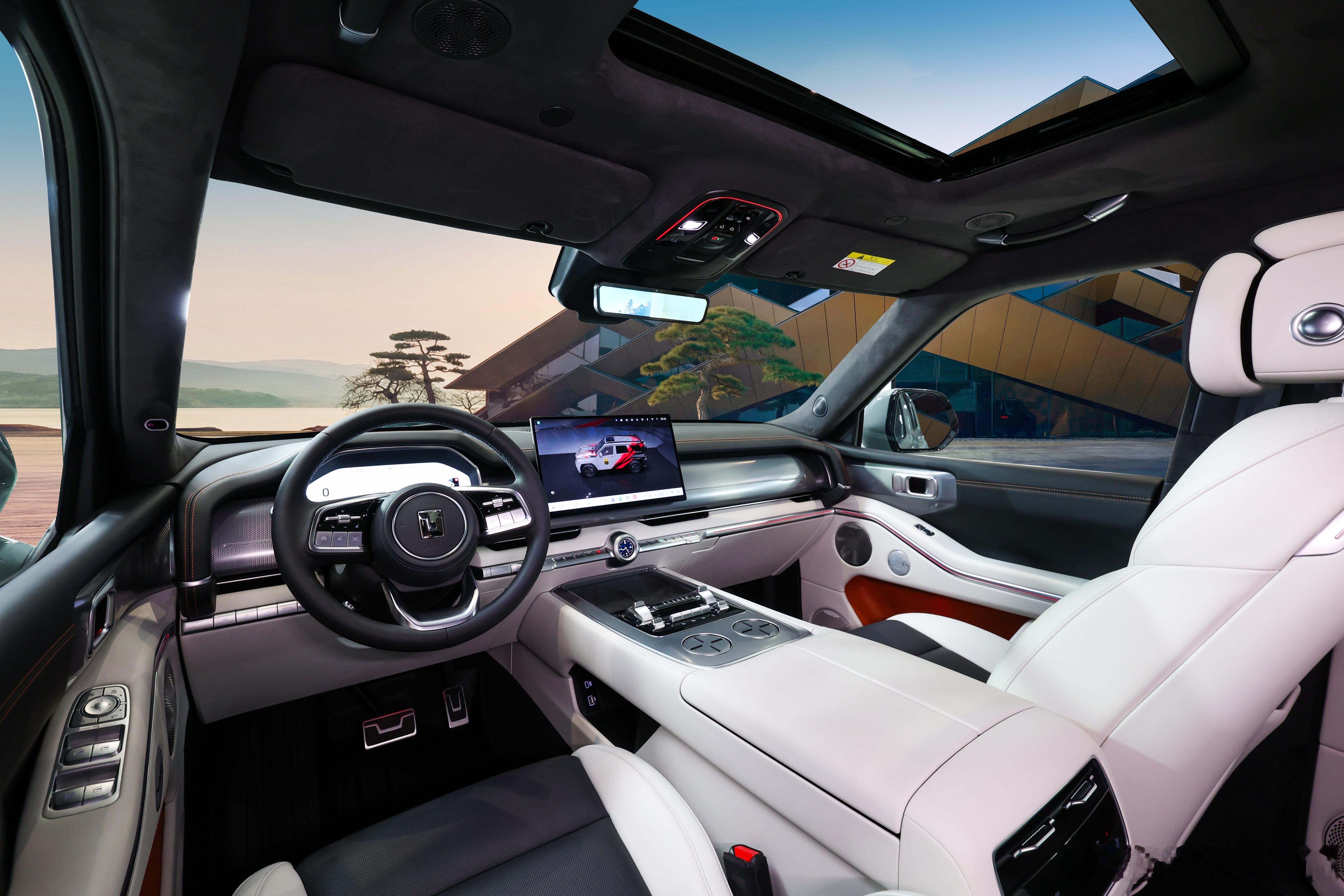 坦克在昨天发布了全新坦克700，来讲讲有哪些亮点。1.外观上更多融入了东方的美学