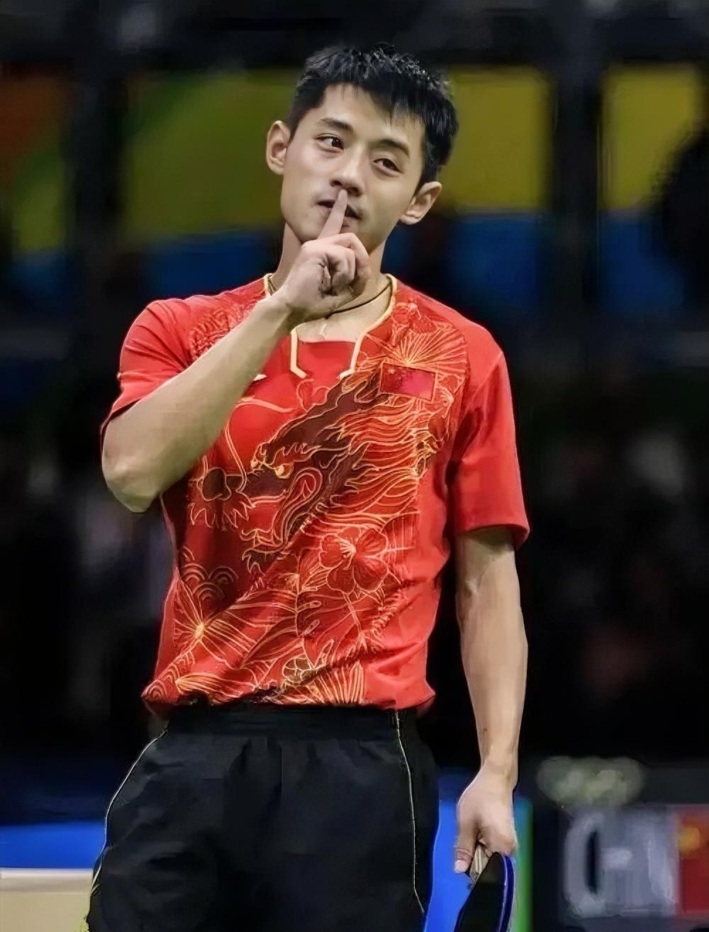 我当运动员时，最强的技术，都藏在厕所里练。这不是玩笑。国家队训练馆的厕所，门