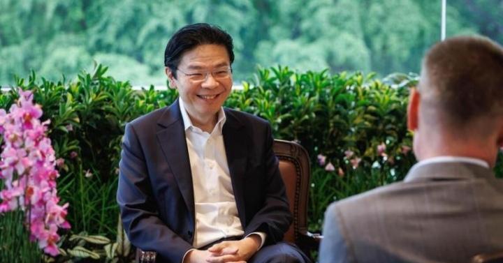 新加坡总理黄循财接受《华尔街日报》专访时提到当前国际局势充满不确定性，强调新加坡