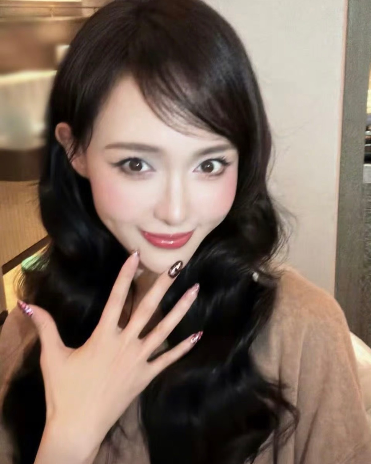 唐嫣真的美商极高，每一次的美甲都好好看唐嫣秀美甲正确方式​​​