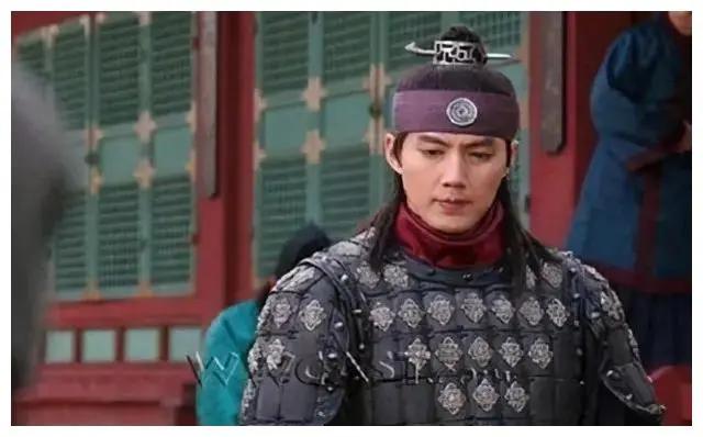 1392年，南京城传来惊天噩耗，38岁的太子朱标突然病亡，得知这一噩耗，65岁的