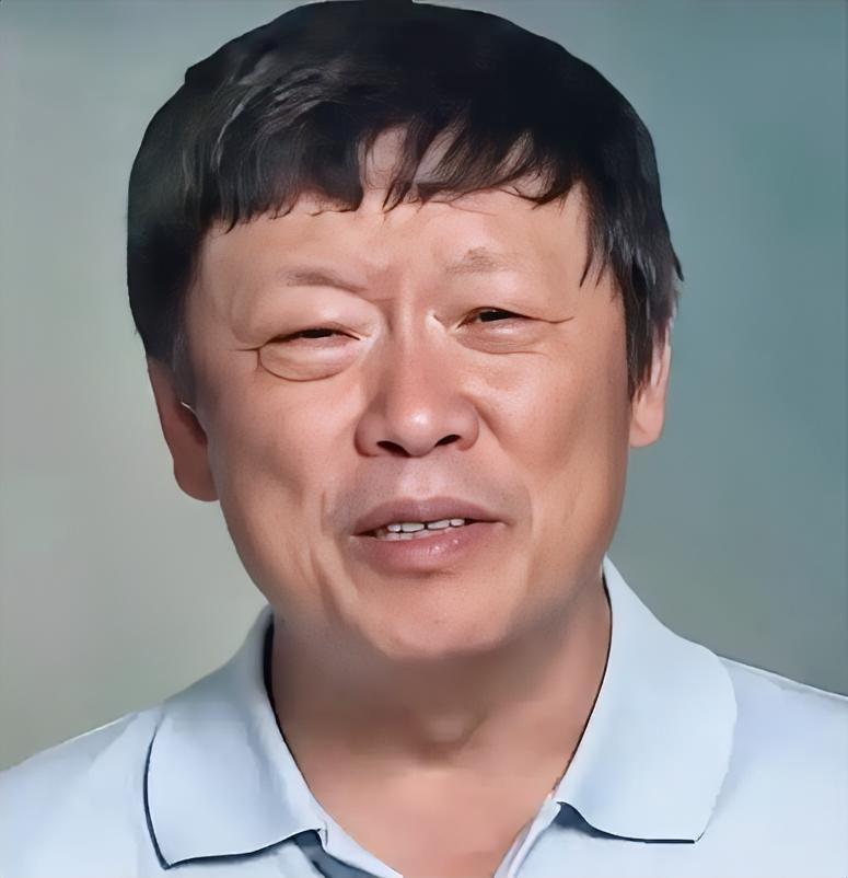 胡锡进10月11日深夜发文，出人意料地写出这样的开头，“胡塞武装连续狠跺，踩断了