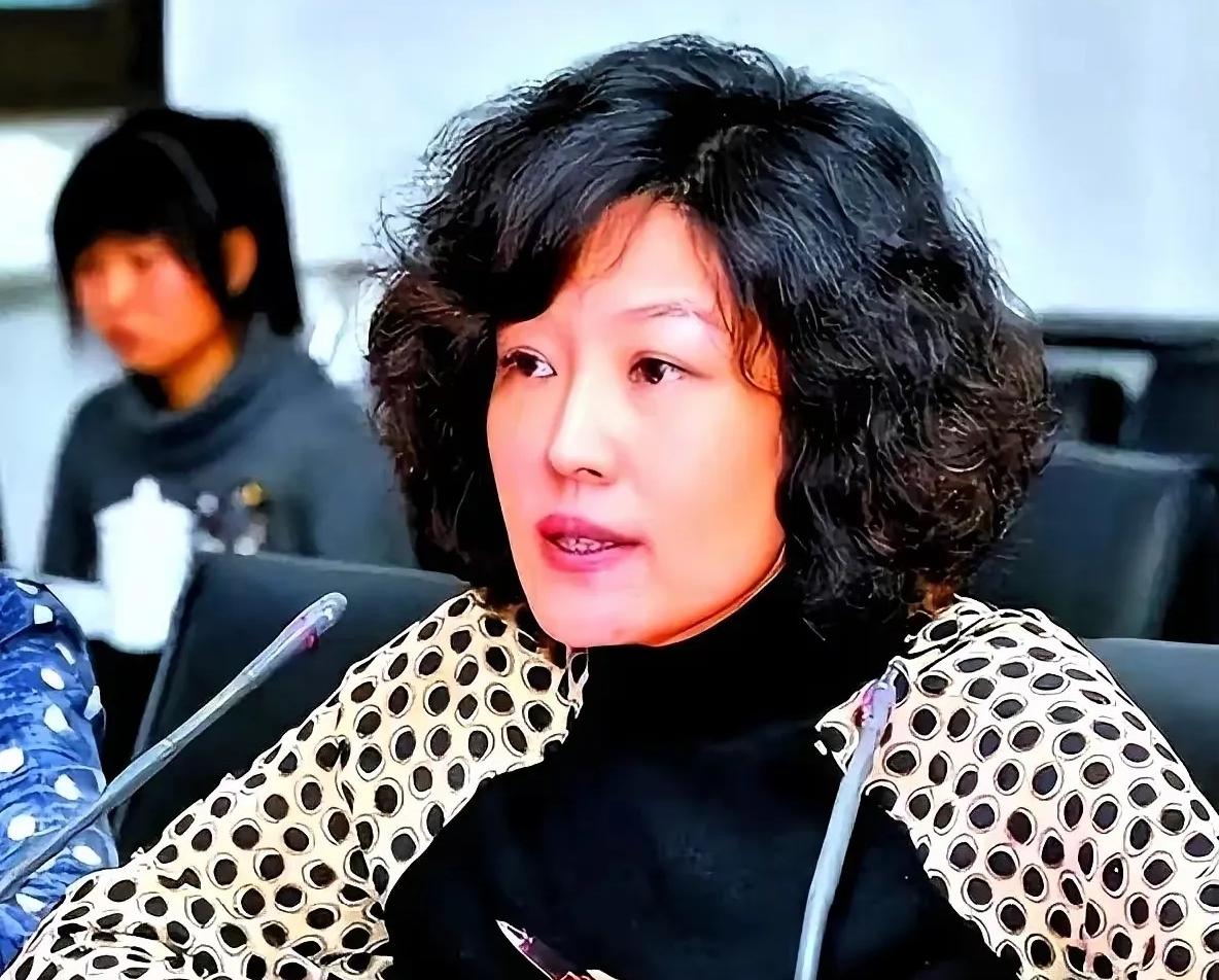 如果不是那三年，央视春晚也不至于落到今天这般食之无味的地步。这话乍一听有点道