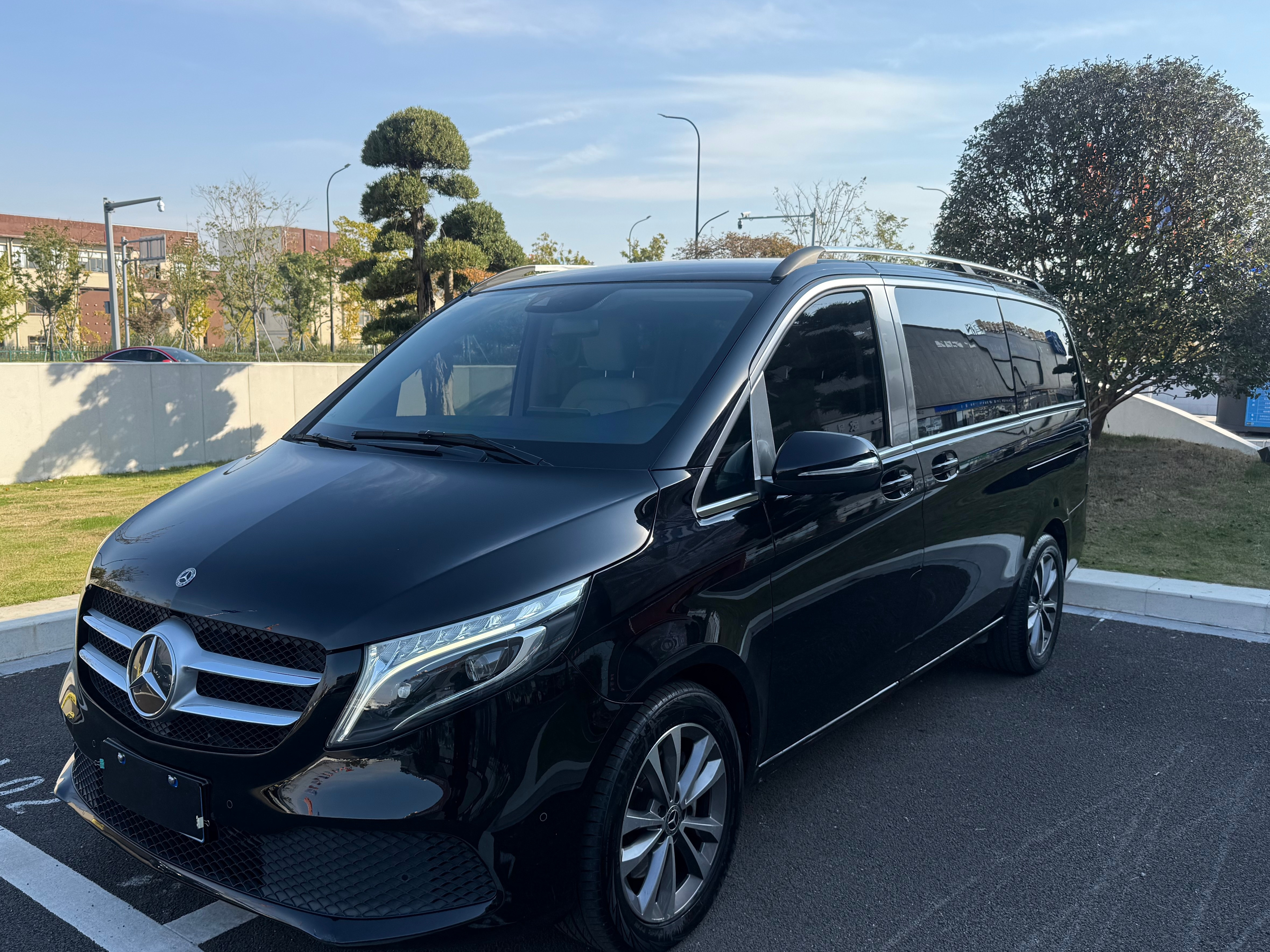 奔驰V260尊贵版，商务车一般公里都比较多比较能跑