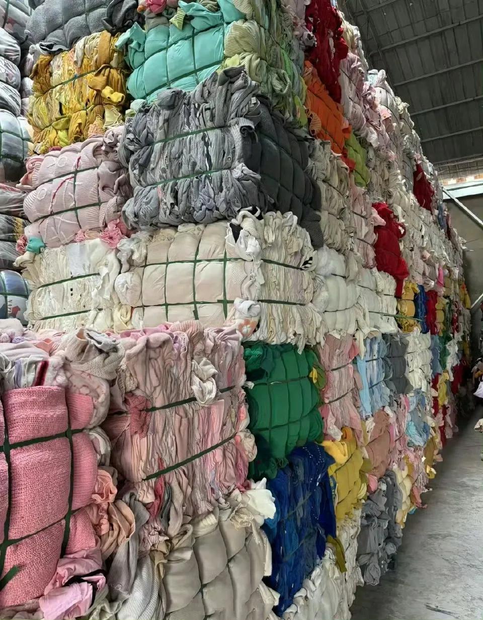 央视曝光旧衣回收产业，居然几毛钱收走，转手放直播间几千倍的利润……以后直播间买