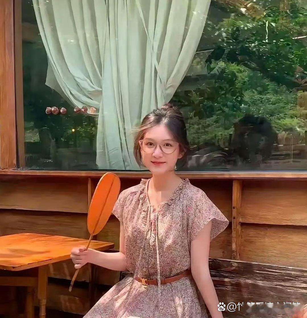 陈思诚新女友阮巨的美照来了，跟丫丫好像是同一个风格！