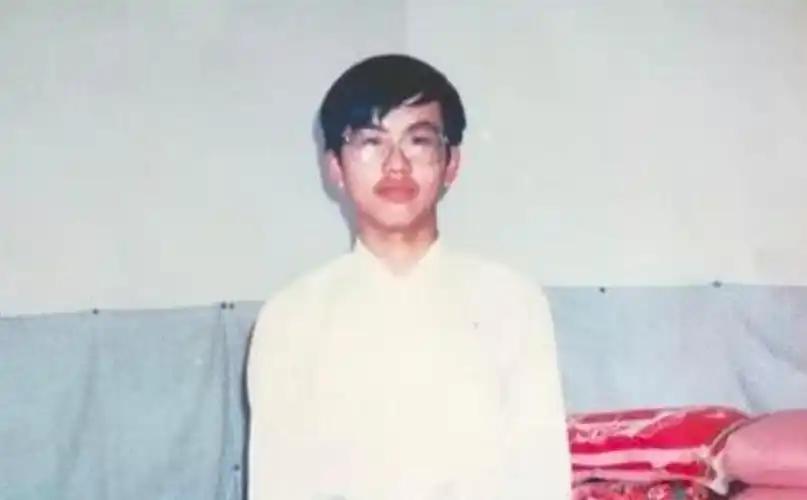 2000年，山东高考状元离奇失踪，副局父亲苦寻26年，如今怎样了？ 他叫张来