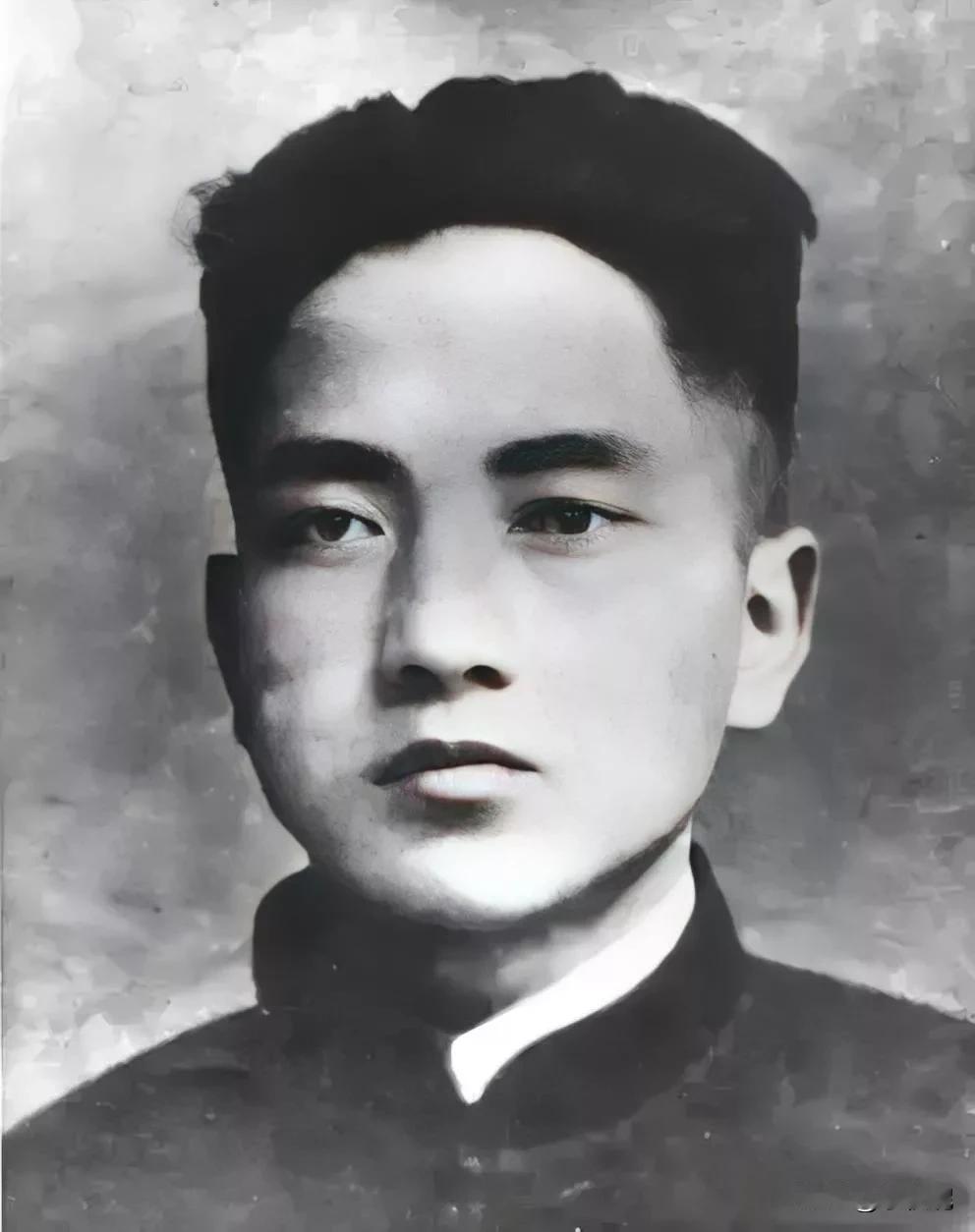 何挺颖是第一个把支部建在连上的人，他把这个方法告诉了教员，推广到了全军。古人云