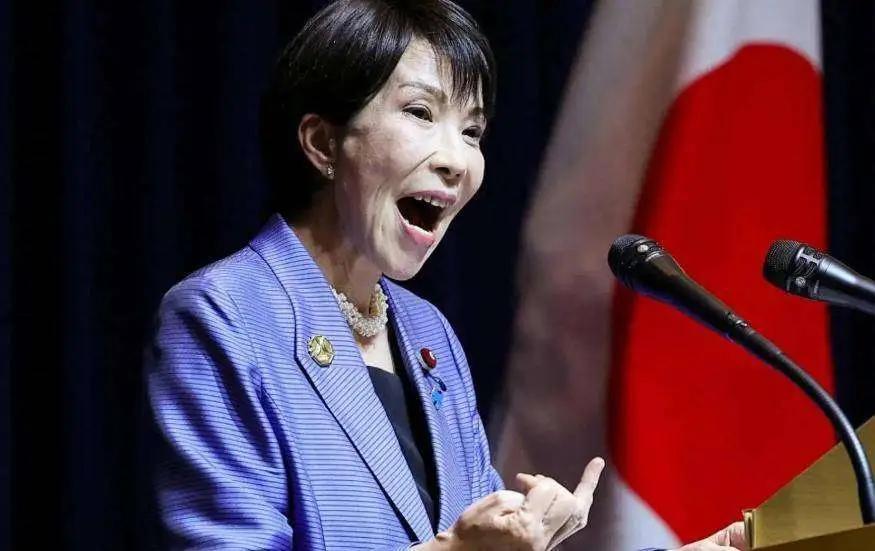 日本首次通报，担心被彻底清算了！055率领中俄舰队，突破岛链后一路向东，直冲日本