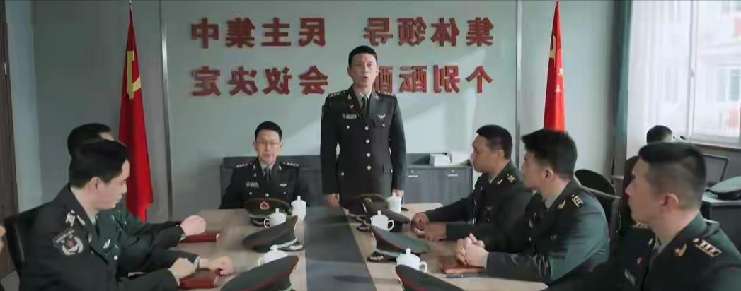 追剧《兵从风中来》两个旅的对抗演习那场戏拍得够燃的，演习结束后，396旅这