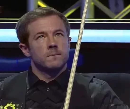 肖国栋一杆绝杀利索夫斯基，15万英镑大奖的争夺战瞬间变天？马克•艾伦累积14.