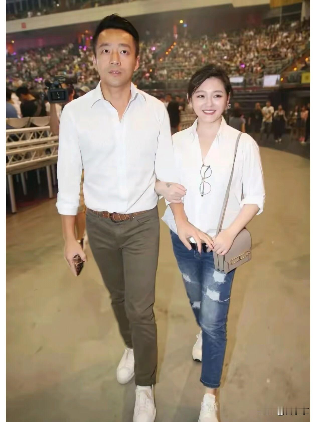 汪小菲微博画风突变！前妻严管vs现任放养，差别太大！发现个有趣事：汪小菲以前和