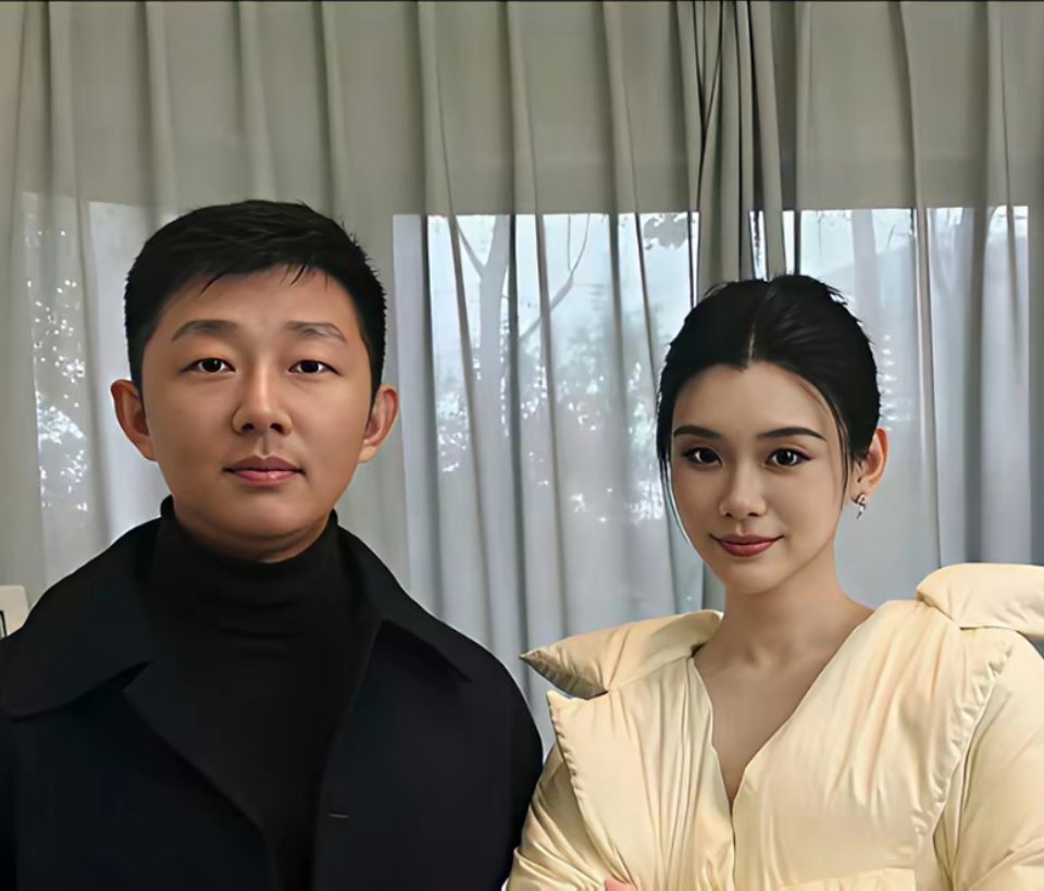 奚梦瑶，头真的好小​​​