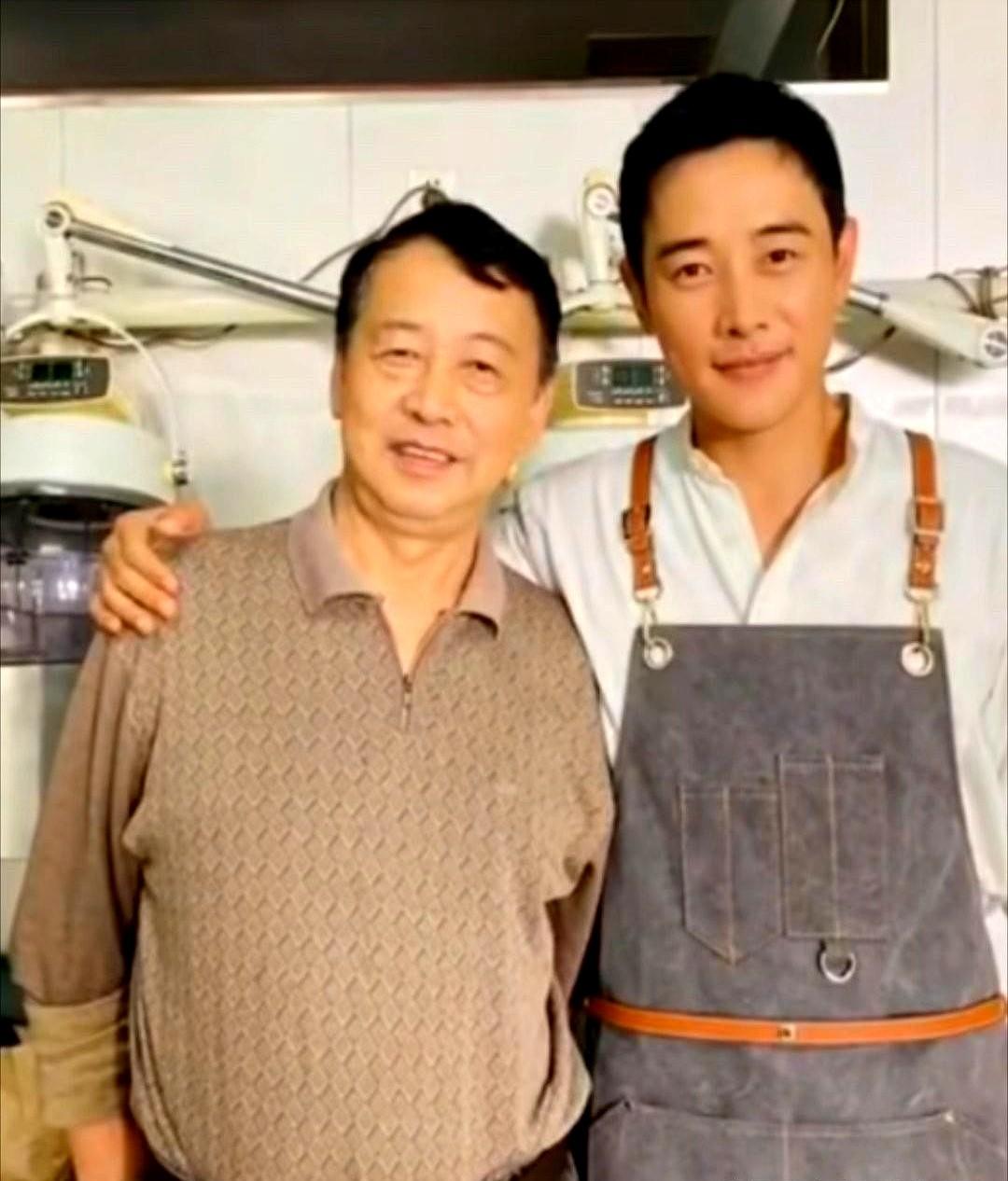 太突然了！罗晋的父亲罗顺希老先生走了，今年70岁。老两口感情一直很好，一家人也和