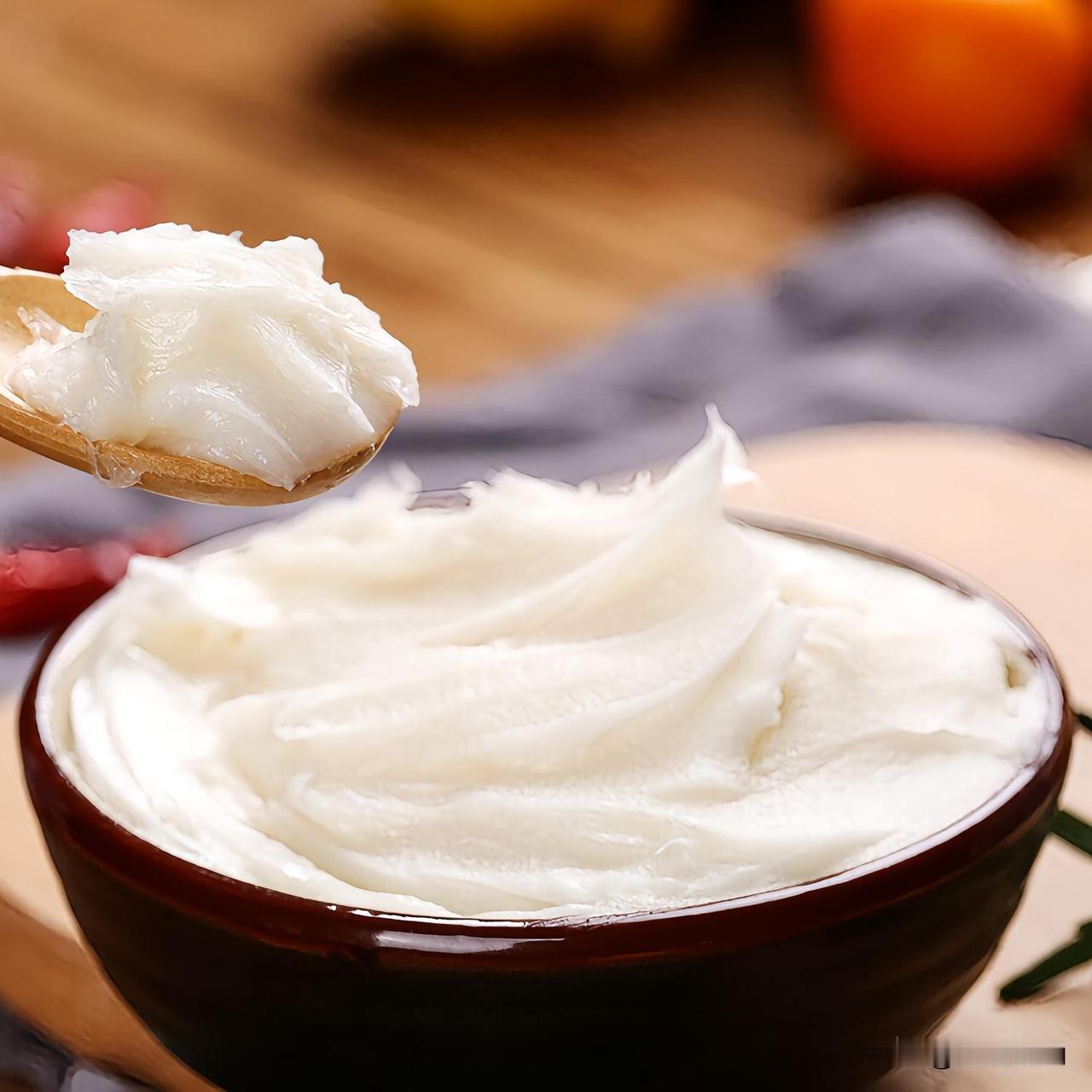 炒菜用油差别这么大？猪油洗碗不用洗洁精，植物油却洗不干净！原因竟是它们属于不同类