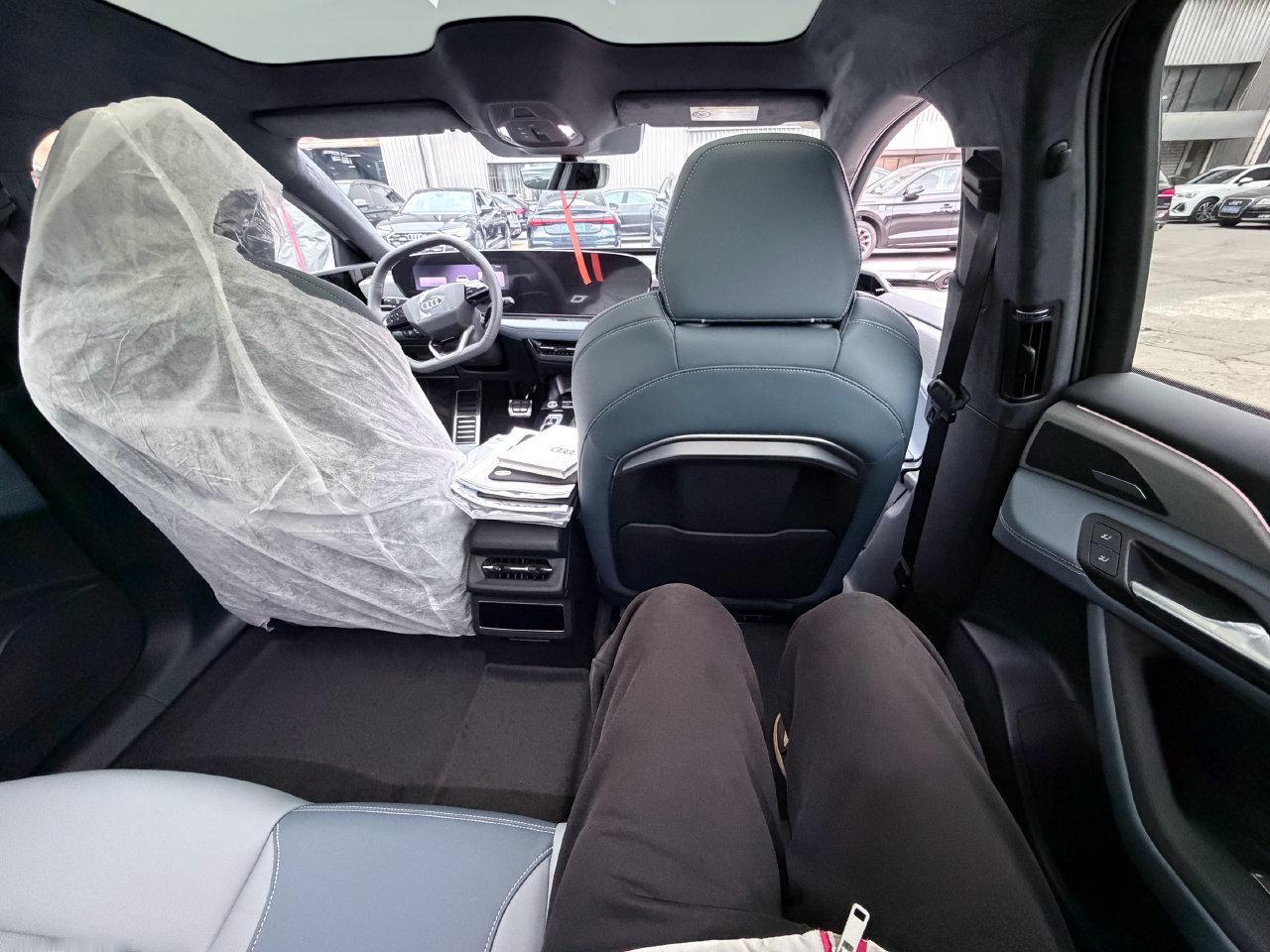 奥迪A6变成这个鬼样子了？在村里如果能开上奥迪A6，那都是光门耀祖的事儿，新款