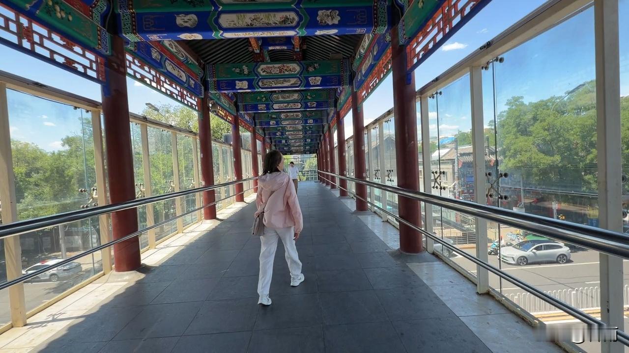 人老先老腿！50岁后要记住：舒服比勤快更重要。老话说的好“人老先老腿”，很多