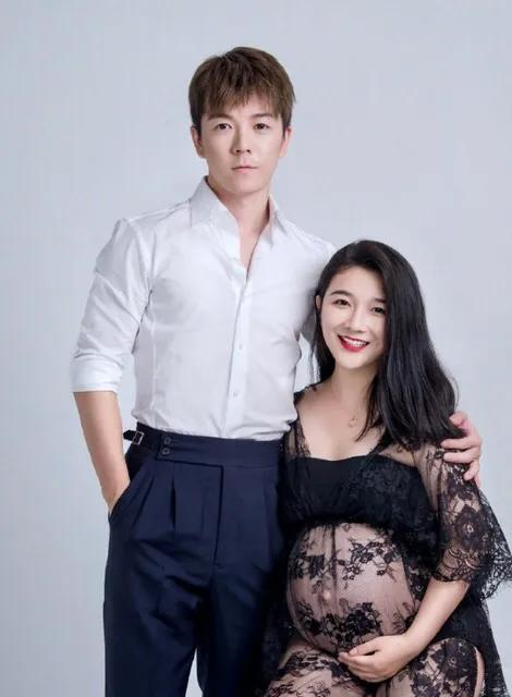 2017年时，王栎鑫对自己怀二胎的妻子吴雅婷说:“要不生完二胎后，你去找一个男朋