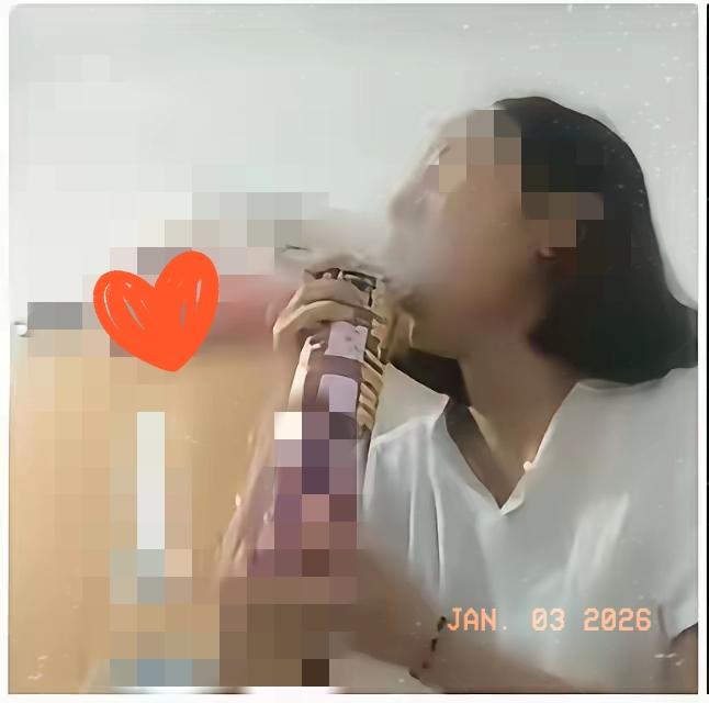 竟然还有如此愚蠢奇葩的人?某医院接诊了一个病人，病人不小心误食了一只蟑螂，她担