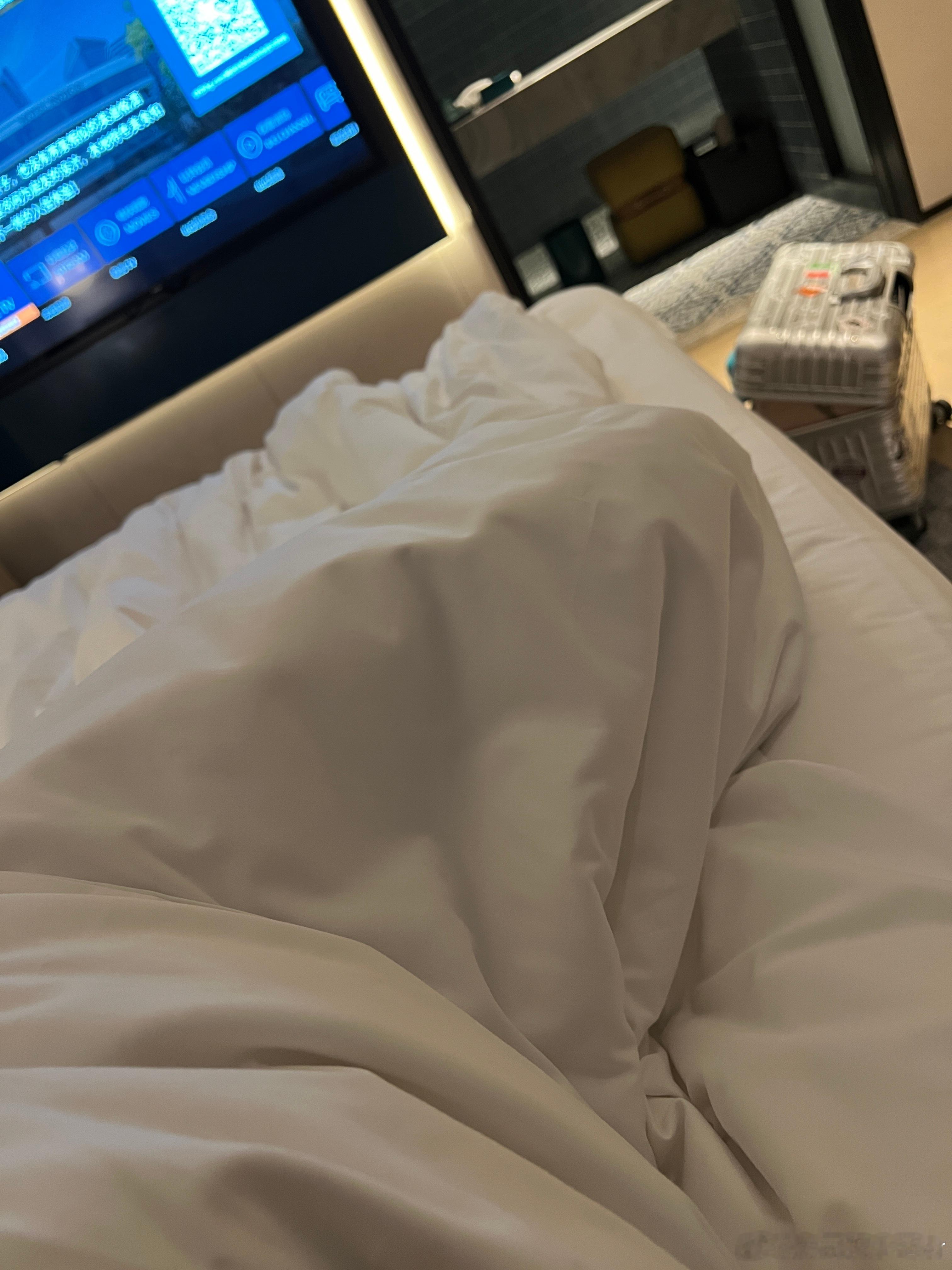 马上要晚宴了但我现在已经这样家人们你们说我现在该起了吗​​​