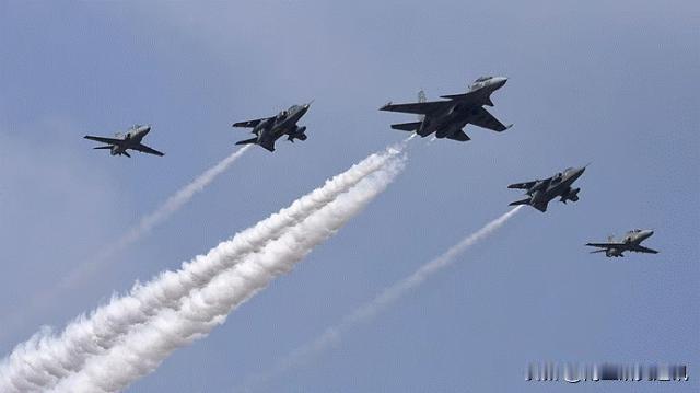 《印度快报》1月17日报道，印军强调，外方对印出售战机时，必须同时向印“转让源代