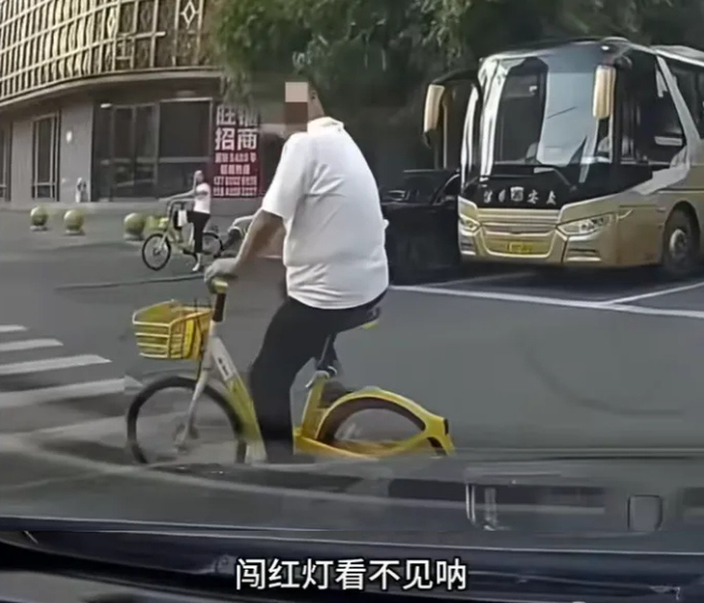 “没人治你, 00后治你”! 沈阳通报: 19岁男司机涉嫌故意伤害罪被刑拘