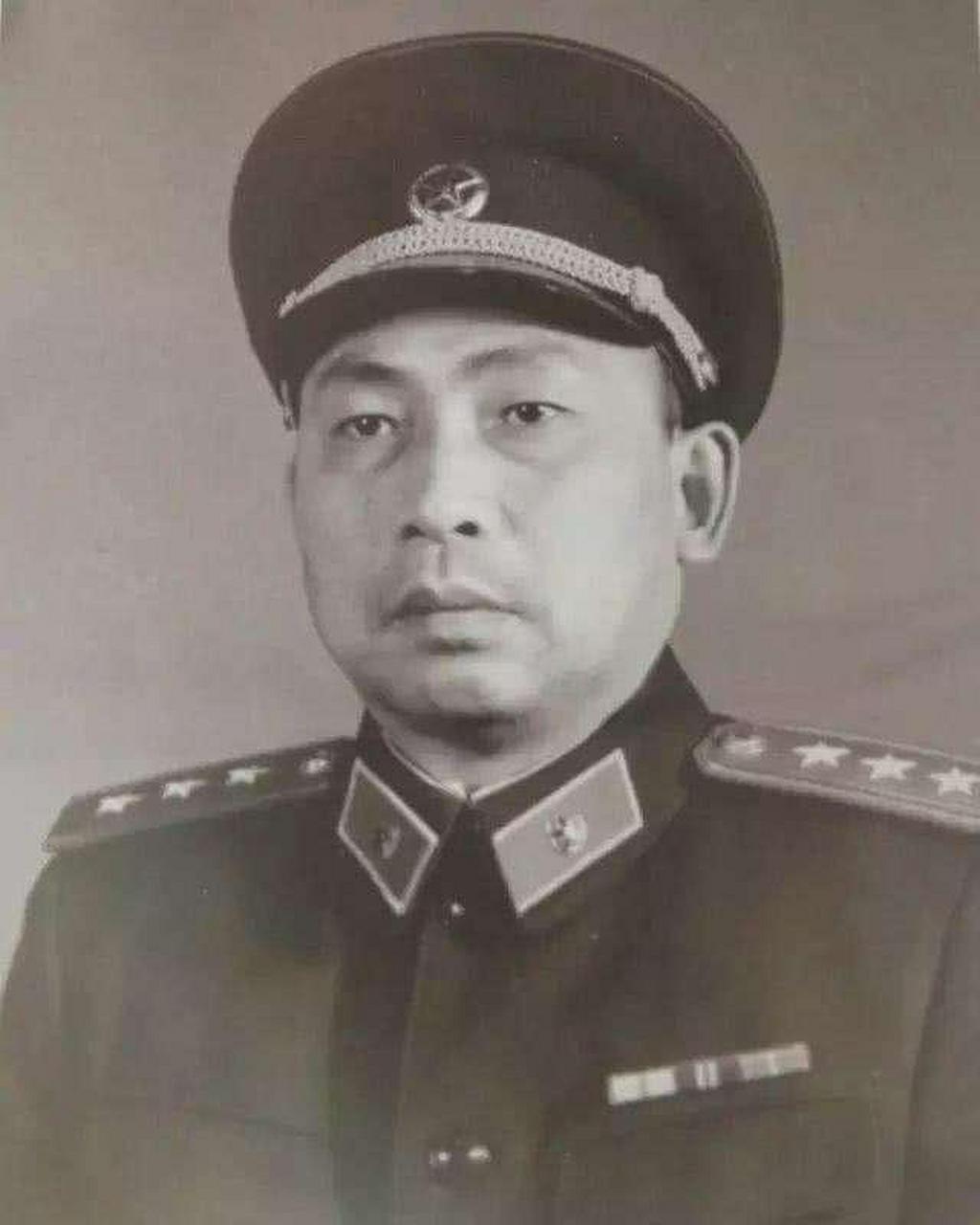 黄永胜因公务离开，由开国上将李天佑担任广州军区代理司令员、副司令员职务。李天佑为