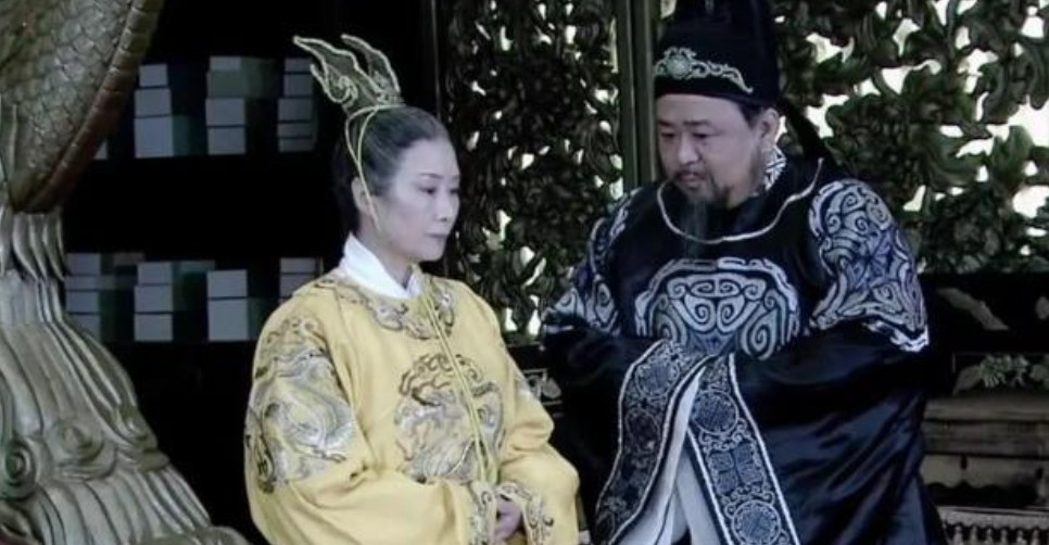 700年，76岁武则天来看望临死前的狄仁杰。想不到，70岁狄仁杰提出一个过分的要