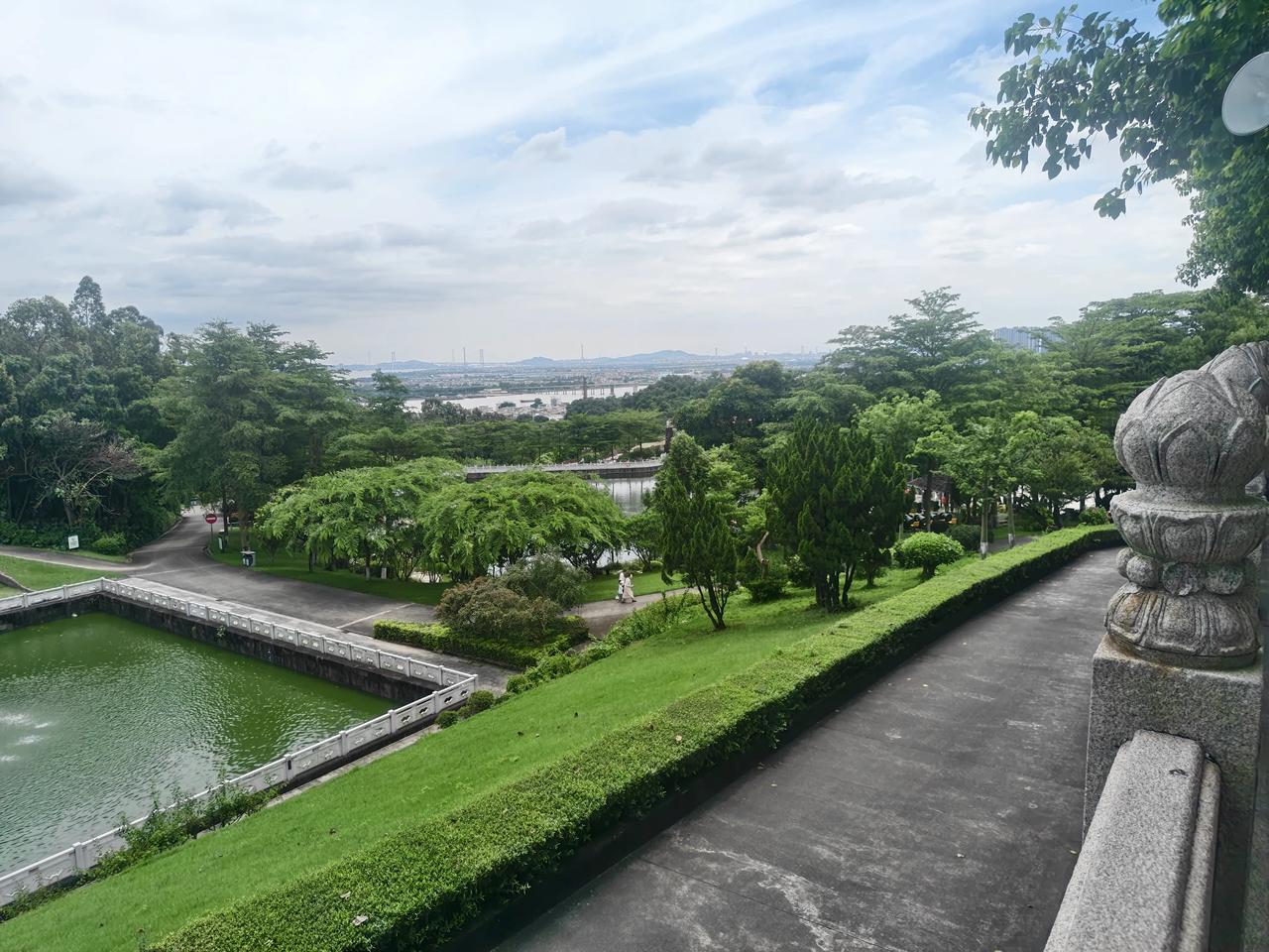 我和男朋友都在广州上班，他有100多万的存款、3万元左右的月薪。现在要结婚的事情