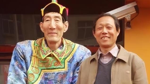 中国第一巨人鲍喜顺:不听医生劝告非要生子,现在儿子长到多高?