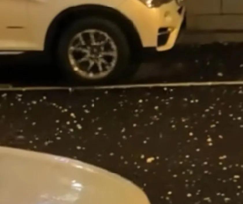 北京的大冰雹，圈内冰雹合集真是庆幸回到家了，先是雷声阵阵，后是噼啪噼啪的冰雹。