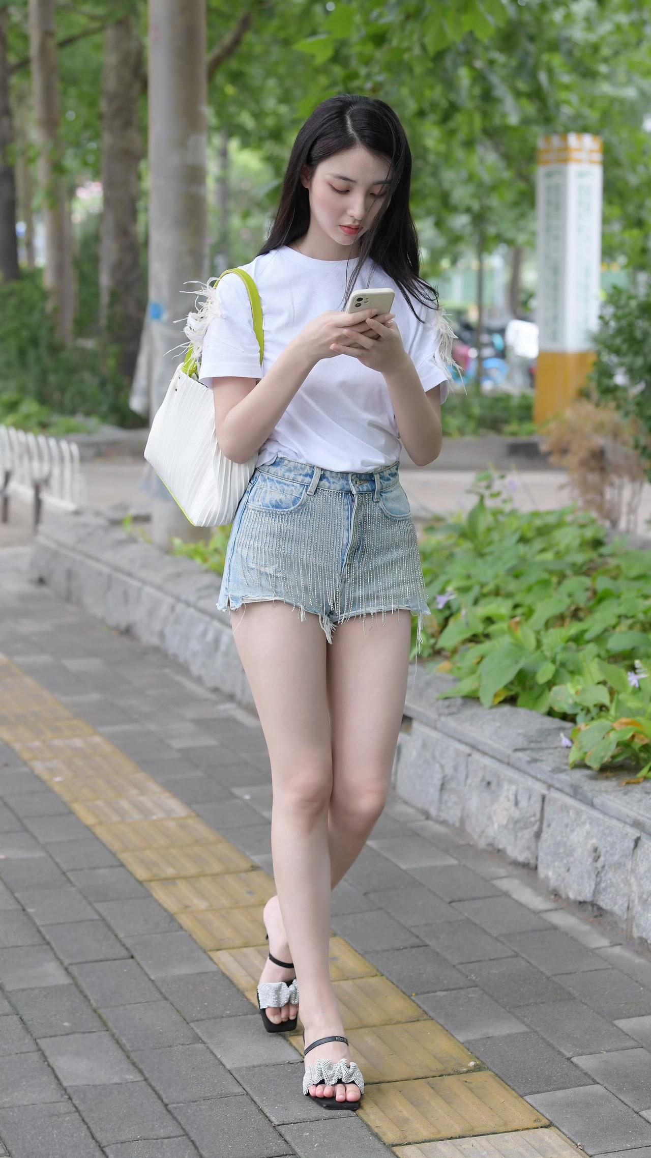 这就是传说中的白月光？