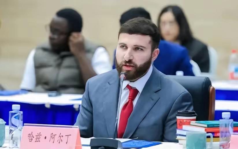 熊猫崛起背后的秘密：科学家们的硬核奋斗，网友纷纷点赞！最近，熊猫的科技圈又掀