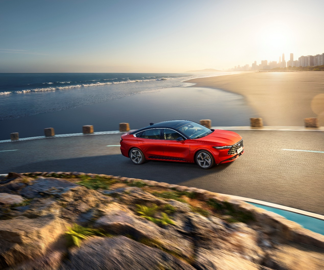 福特新蒙迪欧上市，起售价14.98万，不得不说这个价格在中型车里挺有诚意。这次主