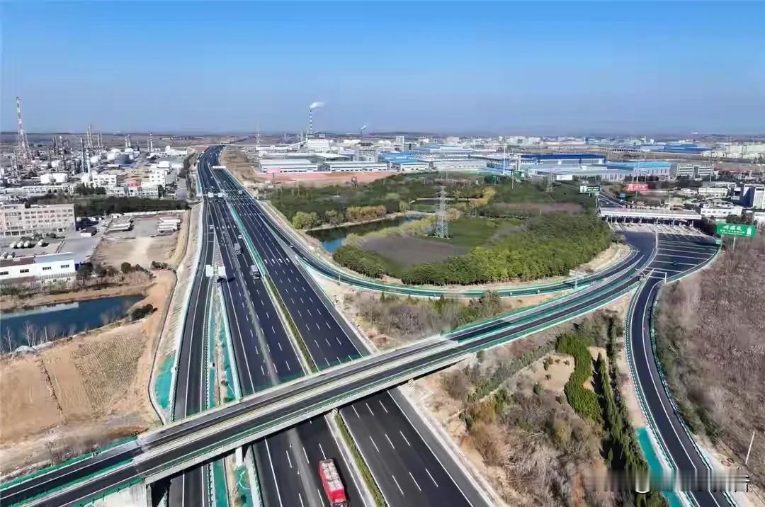 近日，由安徽交通控股集团组织的G36宁洛高速公路大刘郢枢纽至望疃枢纽段改扩建工