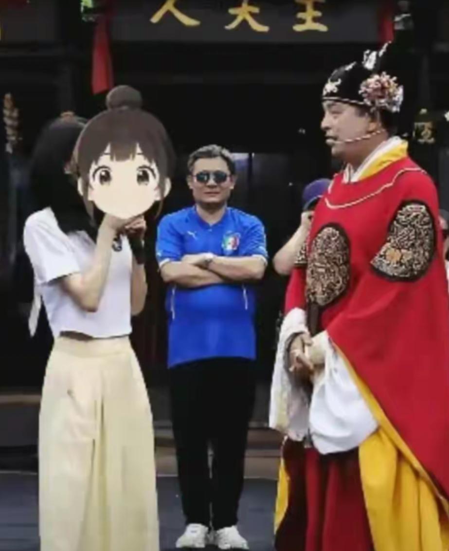 没脸见人，8月15日，日本投降日，本该警醒国人。偏偏有人在台上开口唱起日语歌，