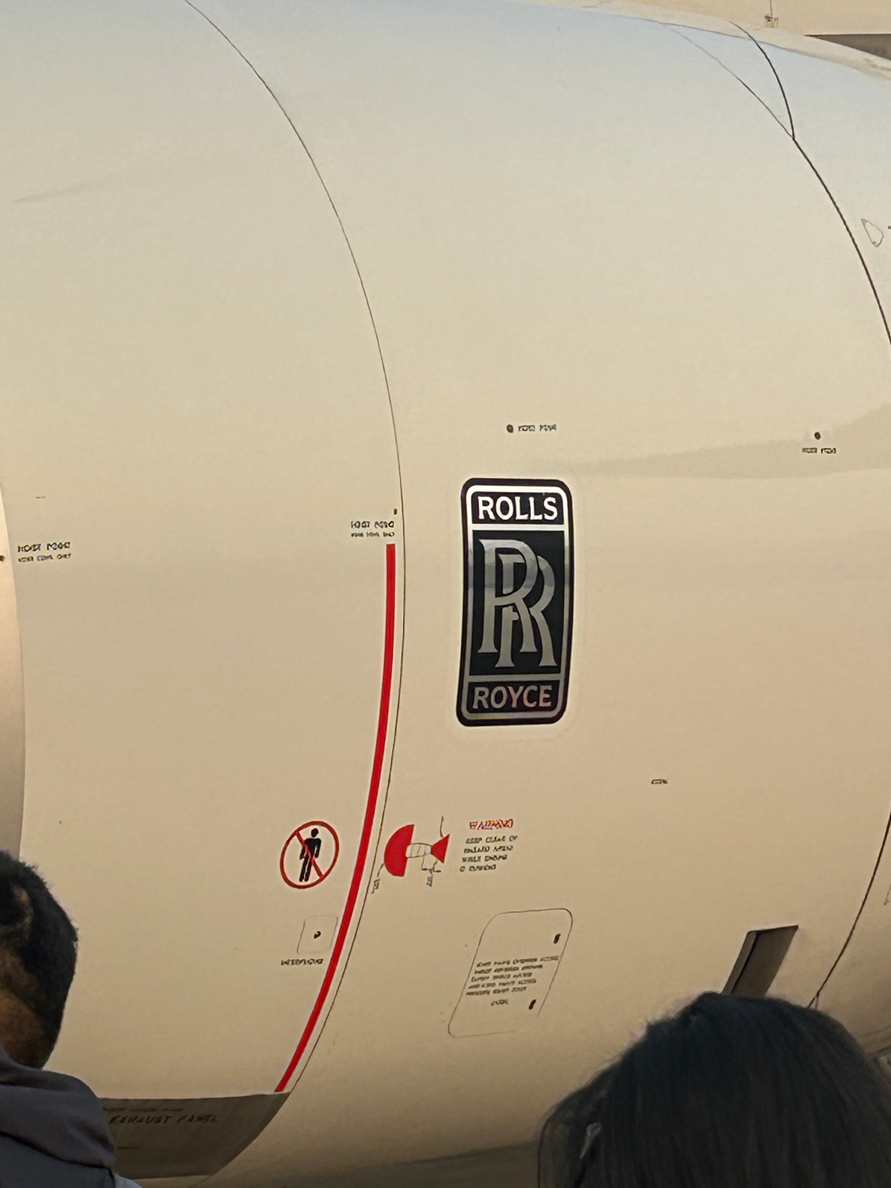 330是劳斯莱斯的发动机吗？