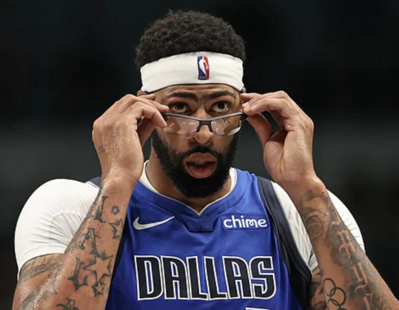 你敢信？？？有一天，浓眉也会交易不出去？如今，浓眉被摆上货架，可他却无人问津