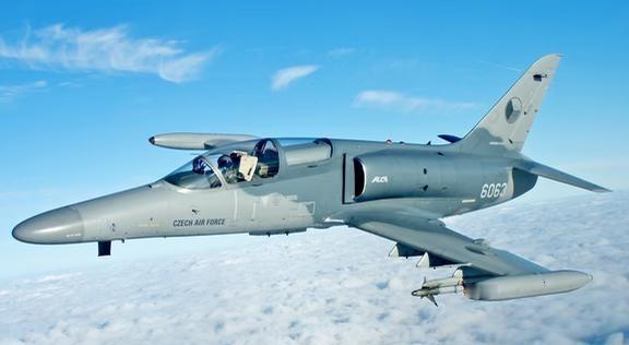 捷克能够击落俄罗斯无人机的高性能作战飞机🇨🇿很快将会向乌克兰移交那些能够击